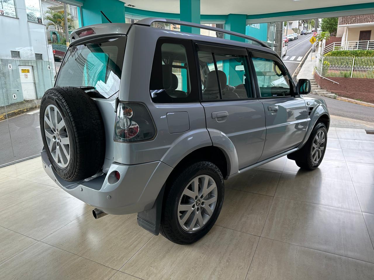 MITSUBISHI PAJERO TR4